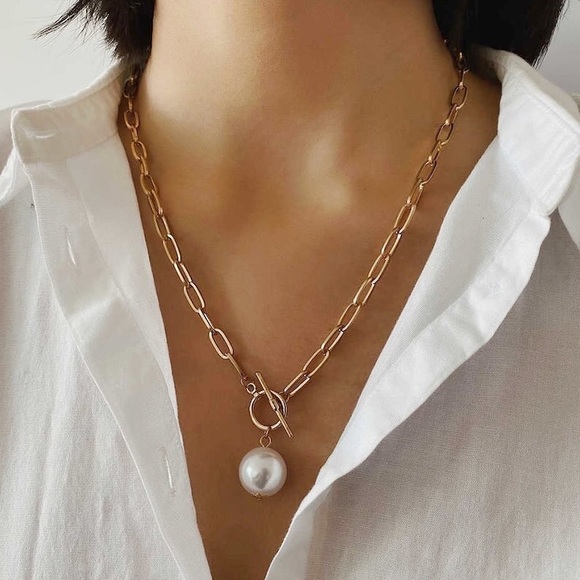 ✨3/$38 New Golden Paperclip Chain Faux Pearl Toggle Clasp Front Closure Necklace - Picture 13 of 16